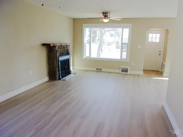 $339,900 | 605 North 6th Street, Parma, ID 83660