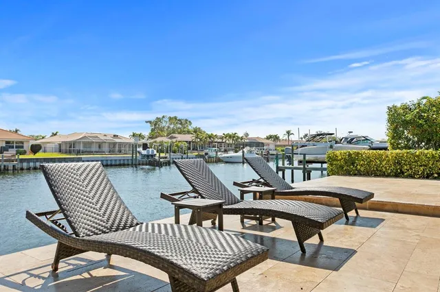 $2,840,000 | 2028 Illinois Avenue Northeast, St. Petersburg, FL 33703