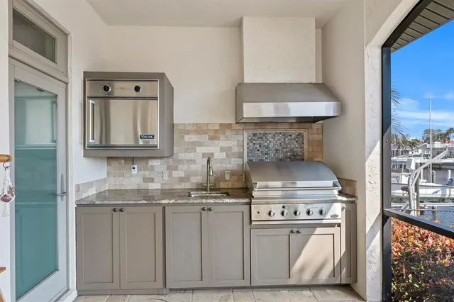 $2,840,000 | 2028 Illinois Avenue Northeast, St. Petersburg, FL 33703