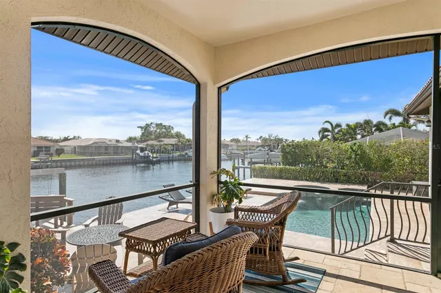 $2,840,000 | 2028 Illinois Avenue Northeast, St. Petersburg, FL 33703