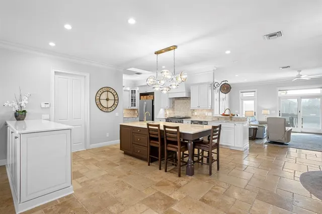 $2,840,000 | 2028 Illinois Avenue Northeast, St. Petersburg, FL 33703