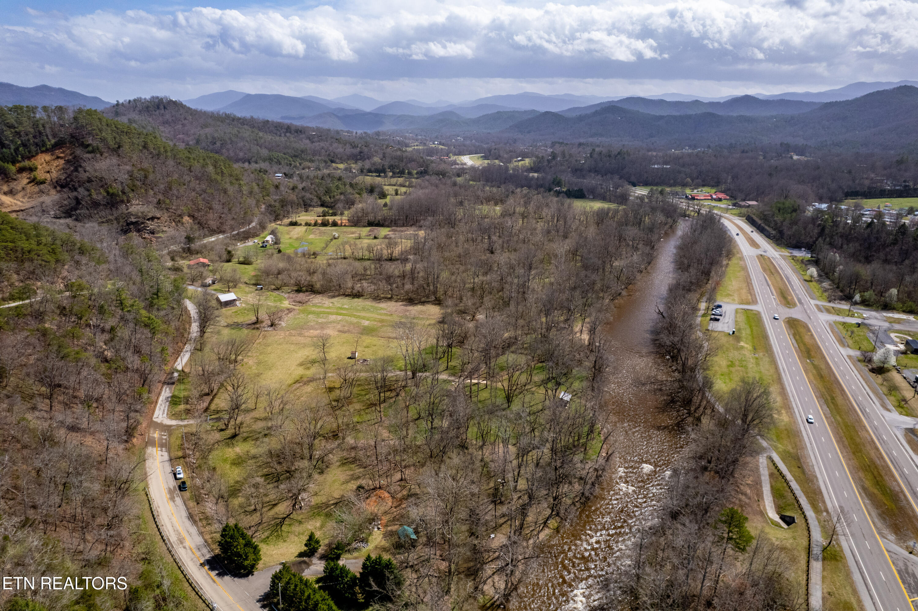 248 Cameron Road Townsend, TN 37882 - Photo 11 of 35 townsend-64