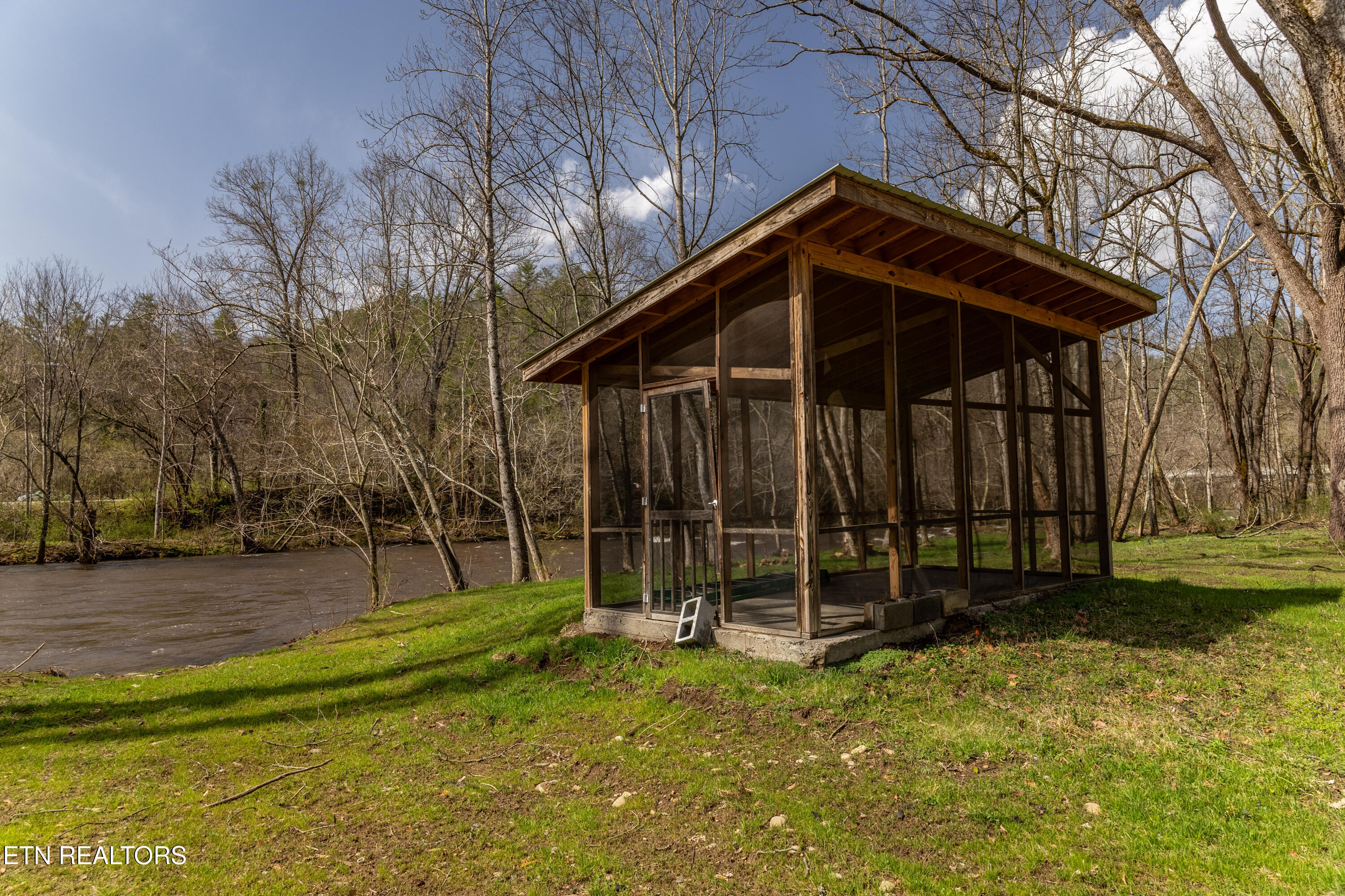 248 Cameron Road Townsend, TN 37882 - Photo 2 of 35 townsend-13