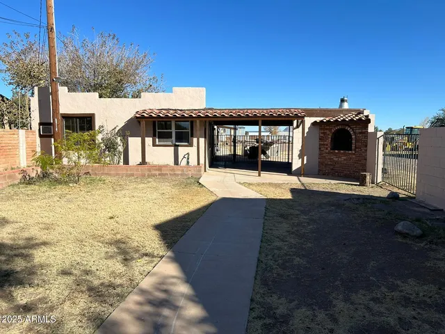 $1,100 | 1957 North Douglas Avenue, Douglas, AZ 85607