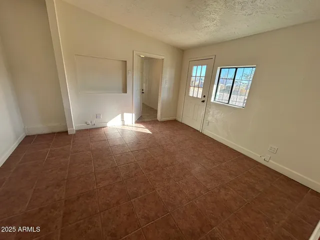 $1,100 | 1957 North Douglas Avenue, Douglas, AZ 85607