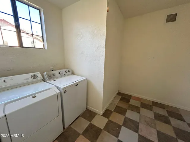 $1,100 | 1957 North Douglas Avenue, Douglas, AZ 85607