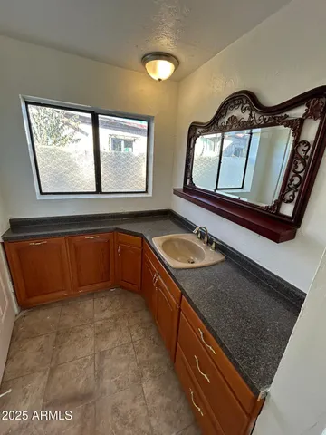 $1,100 | 1957 North Douglas Avenue, Douglas, AZ 85607