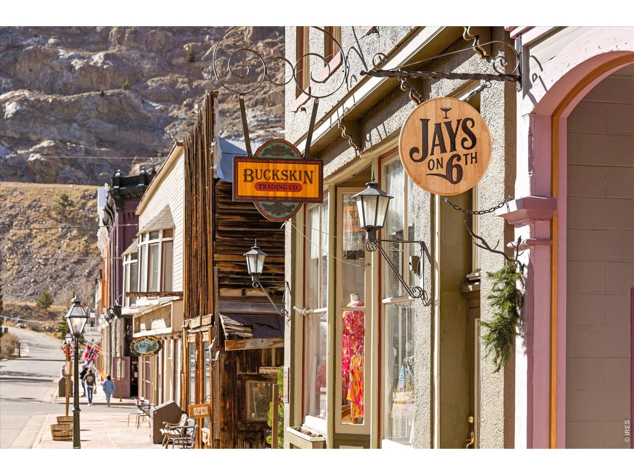 2121 Hummingbird Way, Unit 201 Georgetown, CO 80444 - Photo 34 of 37 a street sign on a street corner