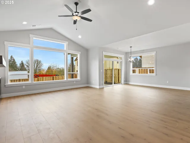 $699,850 | 2891 Northeast Currin Creek Drive, Unit 4, Estacada, OR 97023