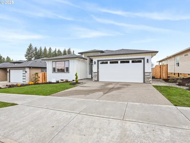 $699,850 | 2891 Northeast Currin Creek Drive, Unit 4, Estacada, OR 97023