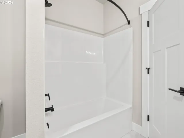 $699,850 | 2891 Northeast Currin Creek Drive, Unit 4, Estacada, OR 97023