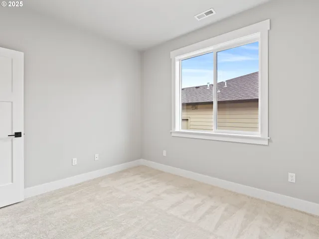 $699,850 | 2891 Northeast Currin Creek Drive, Unit 4, Estacada, OR 97023