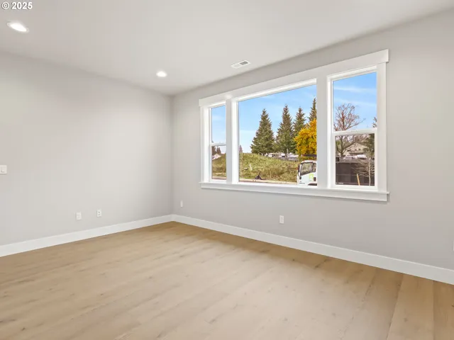 $699,850 | 2891 Northeast Currin Creek Drive, Unit 4, Estacada, OR 97023