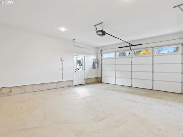 $699,850 | 2891 Northeast Currin Creek Drive, Unit 4, Estacada, OR 97023