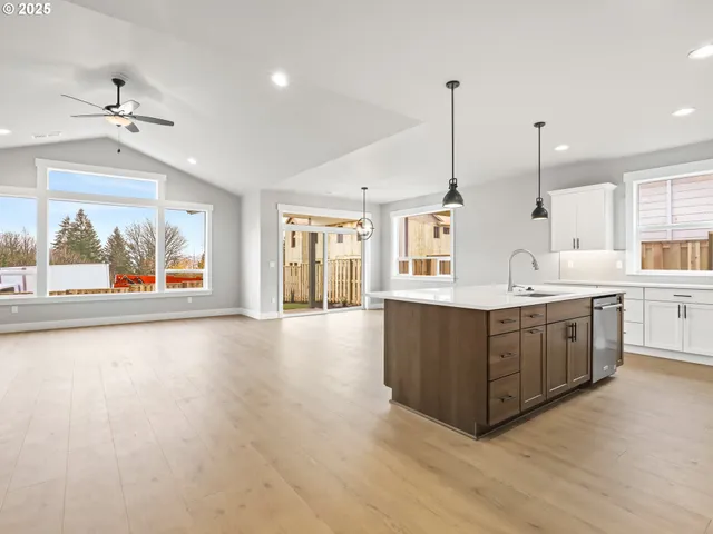 $699,850 | 2891 Northeast Currin Creek Drive, Unit 4, Estacada, OR 97023