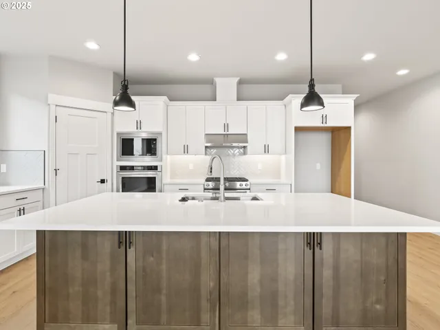 $699,850 | 2891 Northeast Currin Creek Drive, Unit 4, Estacada, OR 97023