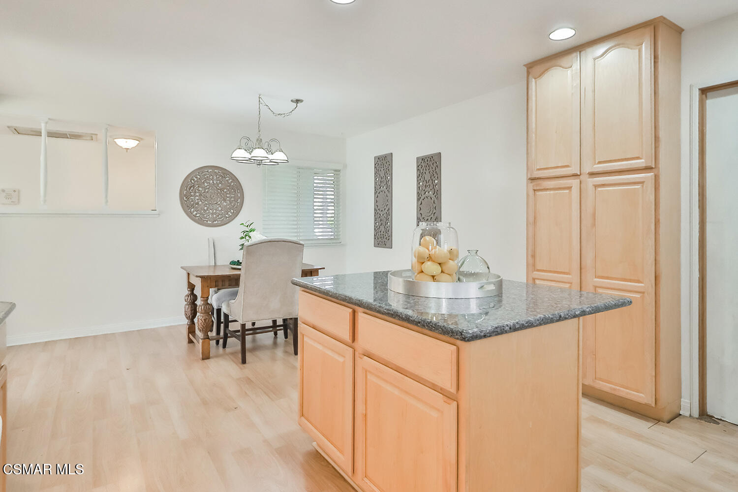 6516 Tapley Street Simi Valley, CA 93063 - Photo 21 of 45 cKitchen and Dining10