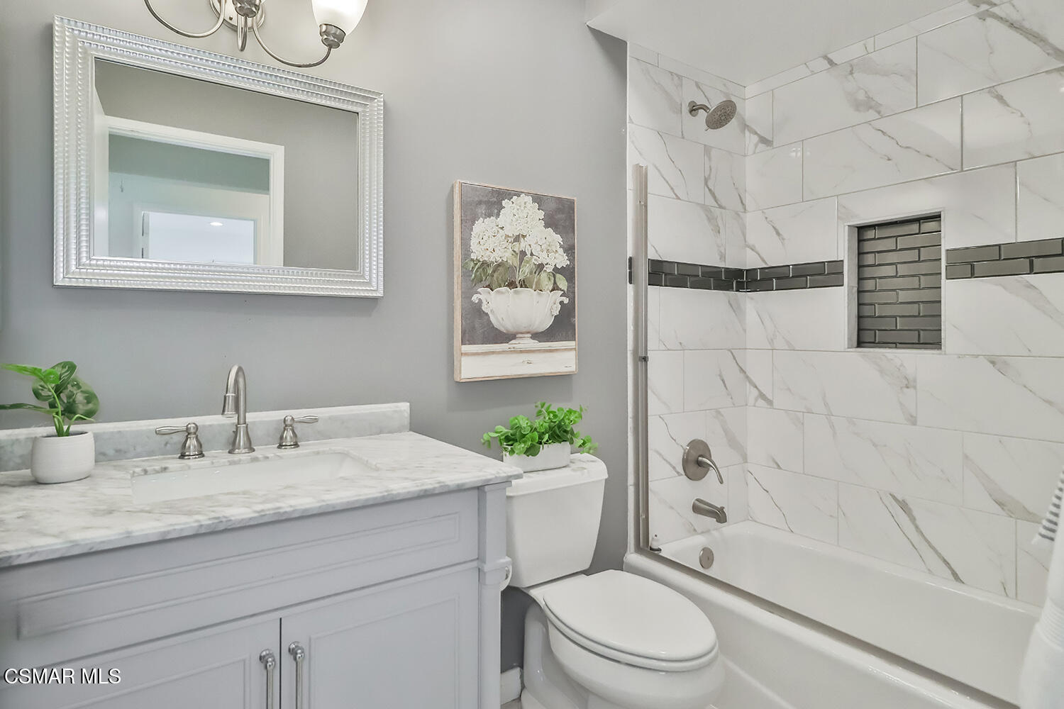 6516 Tapley Street Simi Valley, CA 93063 - Photo 29 of 45 fGuest Bathroom2