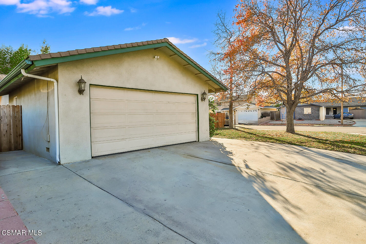 6516 Tapley Street Simi Valley, CA 93063 - Photo 4 of 45 aFront and Entry4