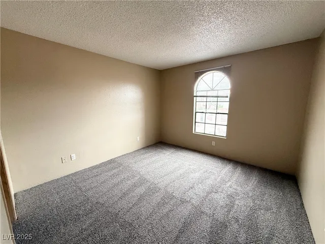 $995 | 2981 Juniper Hills Boulevard, Unit 204, Las Vegas, NV 89142