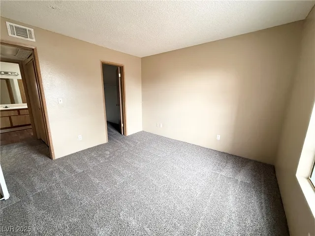 $995 | 2981 Juniper Hills Boulevard, Unit 204, Las Vegas, NV 89142