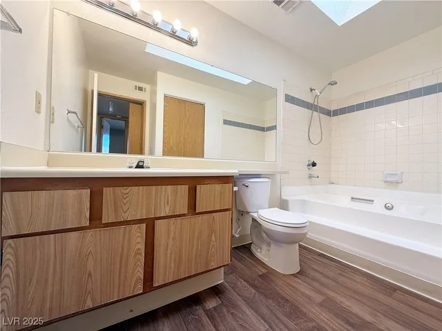 $995 | 2981 Juniper Hills Boulevard, Unit 204, Las Vegas, NV 89142