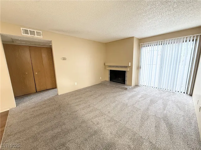 $995 | 2981 Juniper Hills Boulevard, Unit 204, Las Vegas, NV 89142