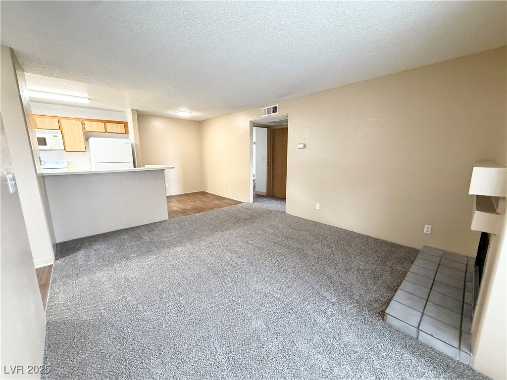 2981 Juniper Hills Boulevard, Unit 204 Las Vegas, NV 89142 - Photo 4 of 17