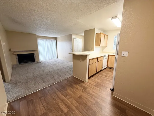 $995 | 2981 Juniper Hills Boulevard, Unit 204, Las Vegas, NV 89142