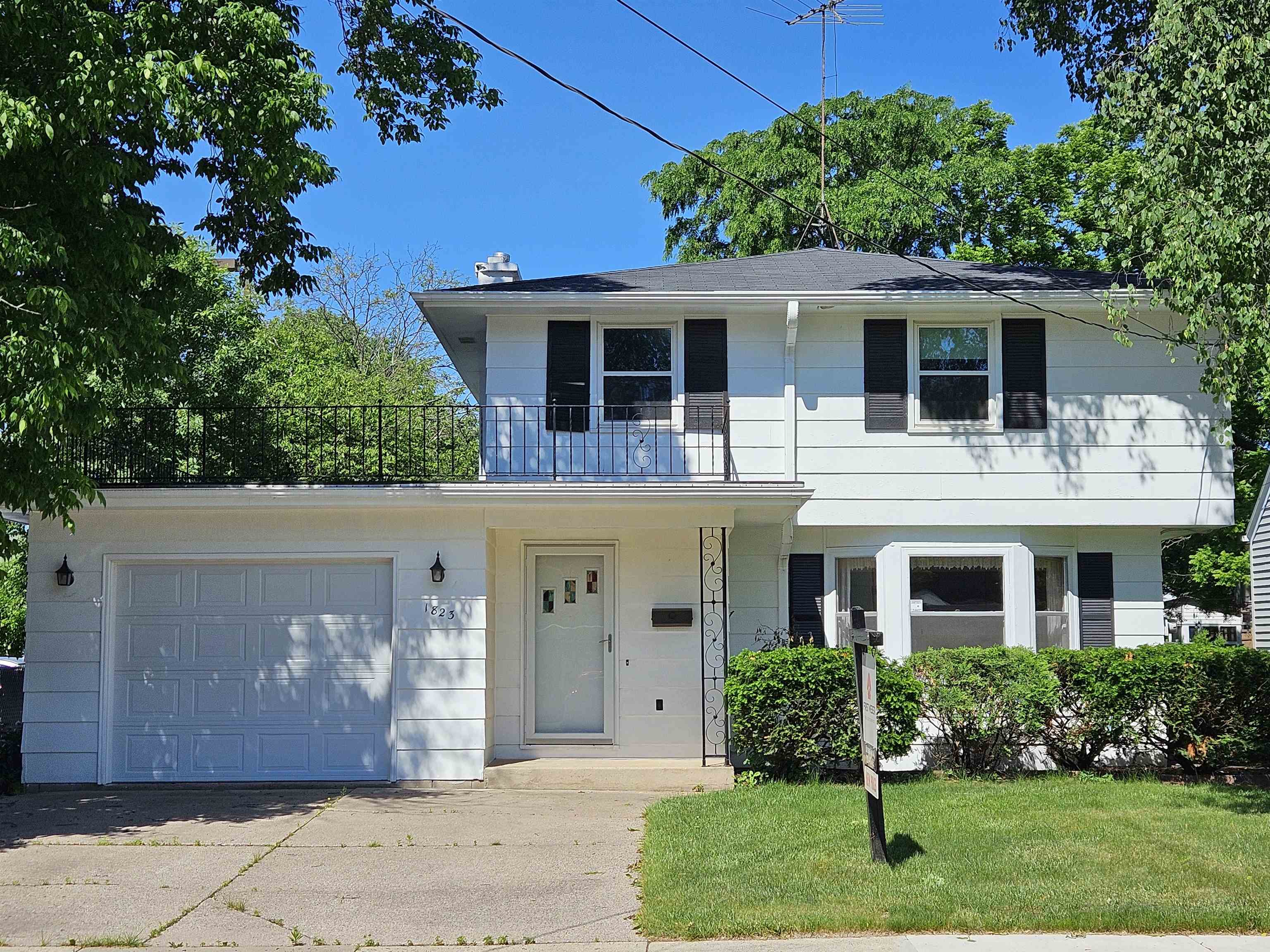1823 North Alvin Street Appleton, WI 54911 - Photo 1 of 39