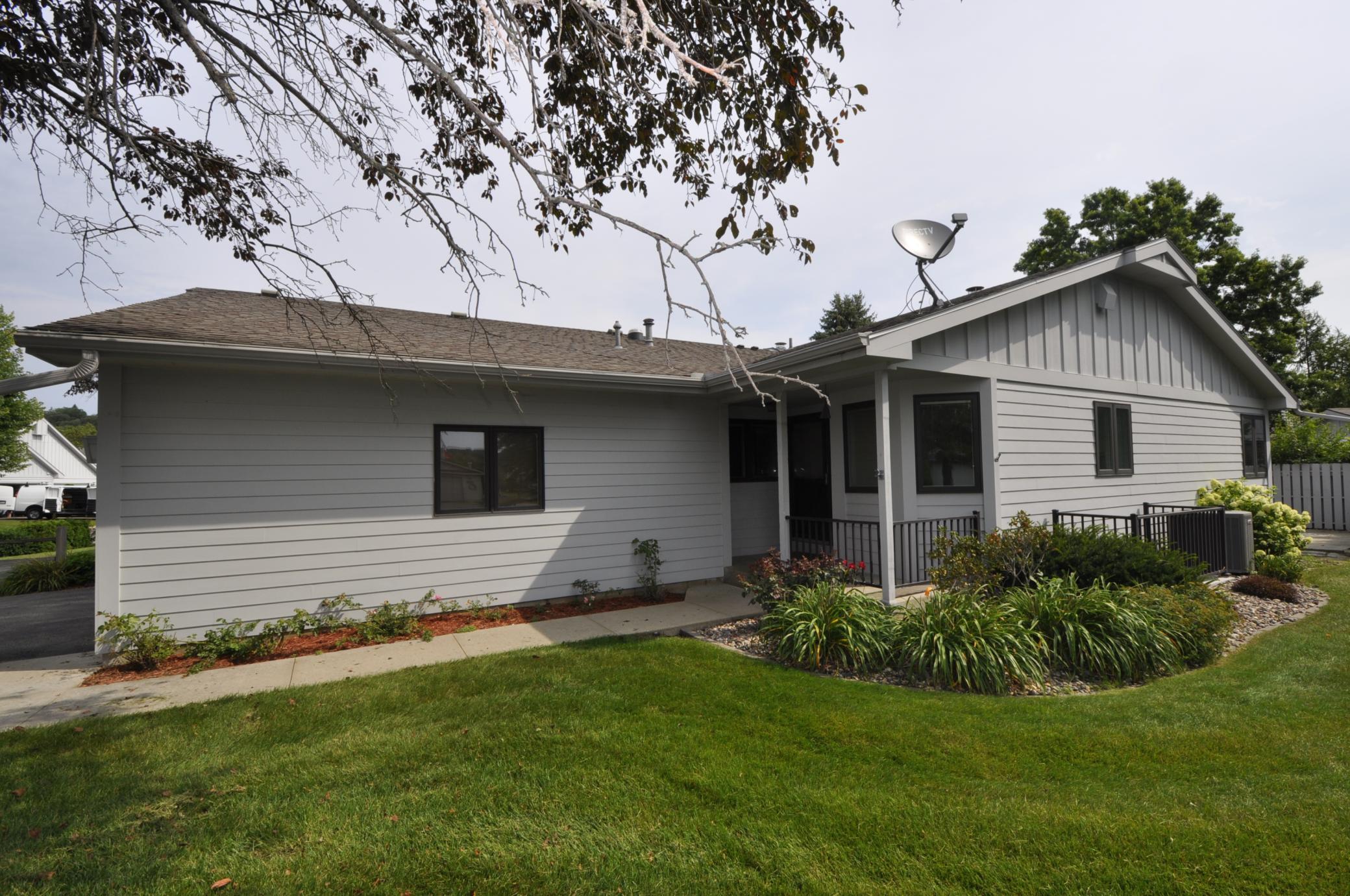 1735 Lakeview Drive Southwest Rochester, MN 55902 - Photo 1 of 34