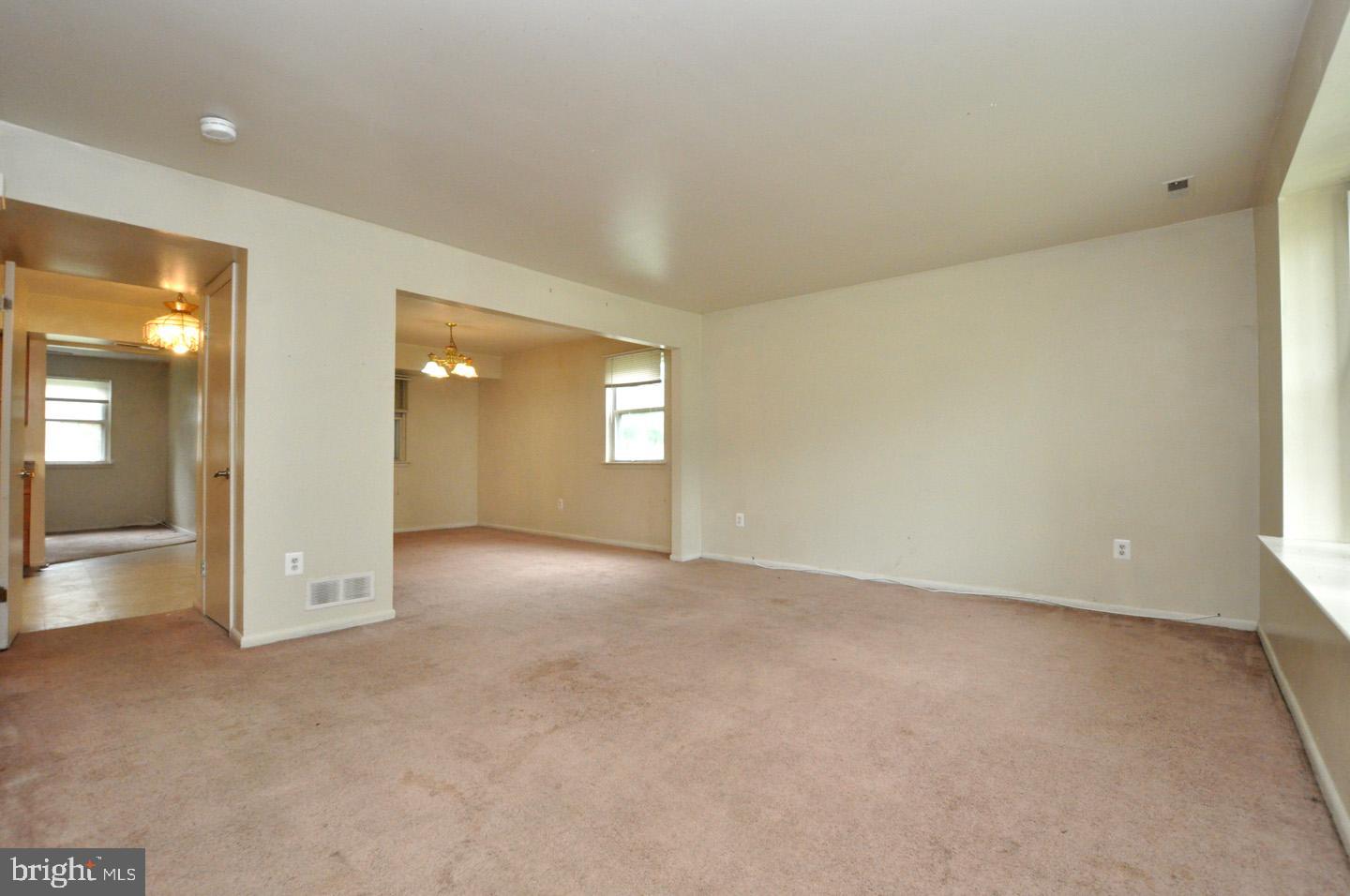 114 Country Farms Road Marlton, NJ 08053 - Photo 2 of 24 Gallery Image 2