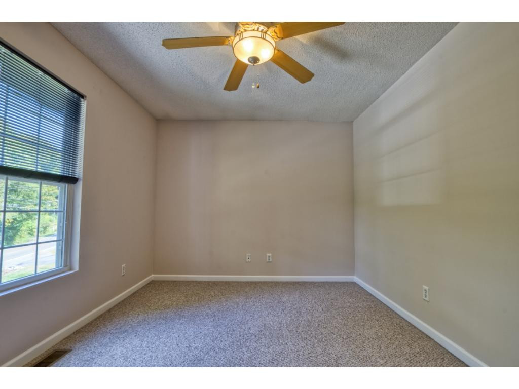 1007 Cherokee Road Johnson City, TN 37604 - Photo 20 of 32 Photo 20