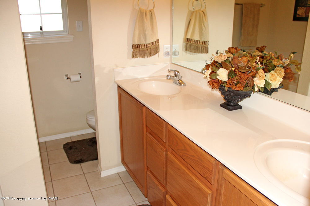 4809 Nimbus Lane Amarillo, TX 79110 - Photo 18 of 32 Master Bath