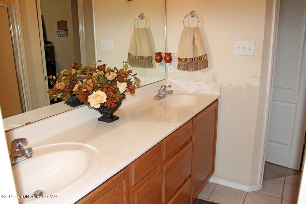 4809 Nimbus Lane Amarillo, TX 79110 - Photo 19 of 32 Master Bath2