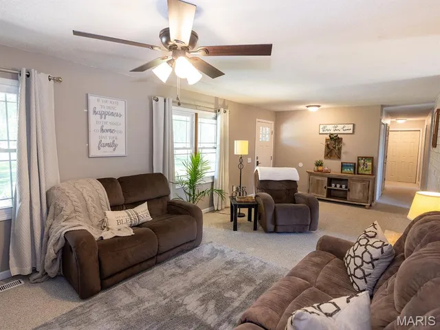 $389,000 | 14816 State Hwy UU, Bowling Green, MO 63334