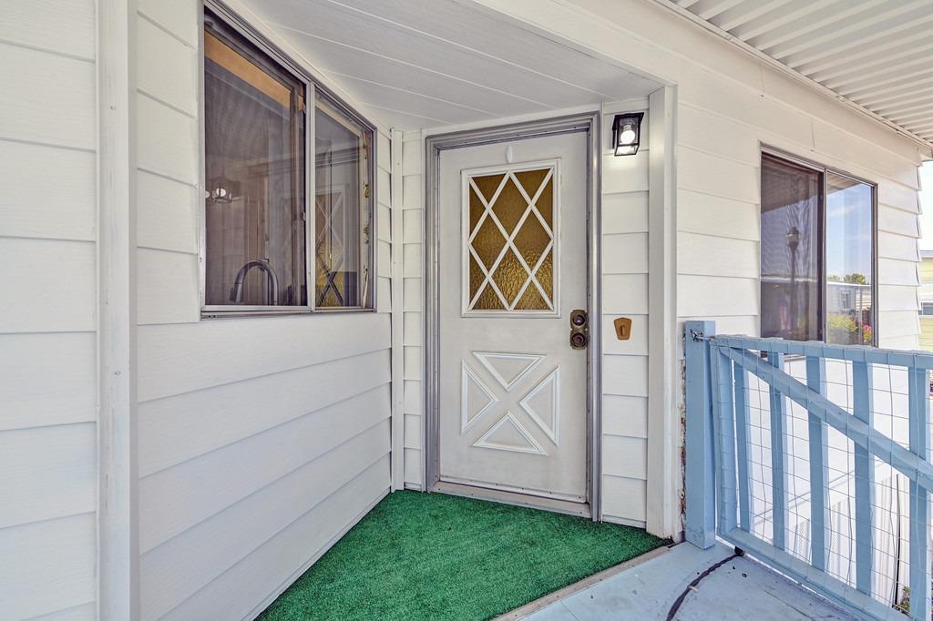 163 Rimma Way Roseville, CA 95661 - Photo 27 of 36 New exterior lights