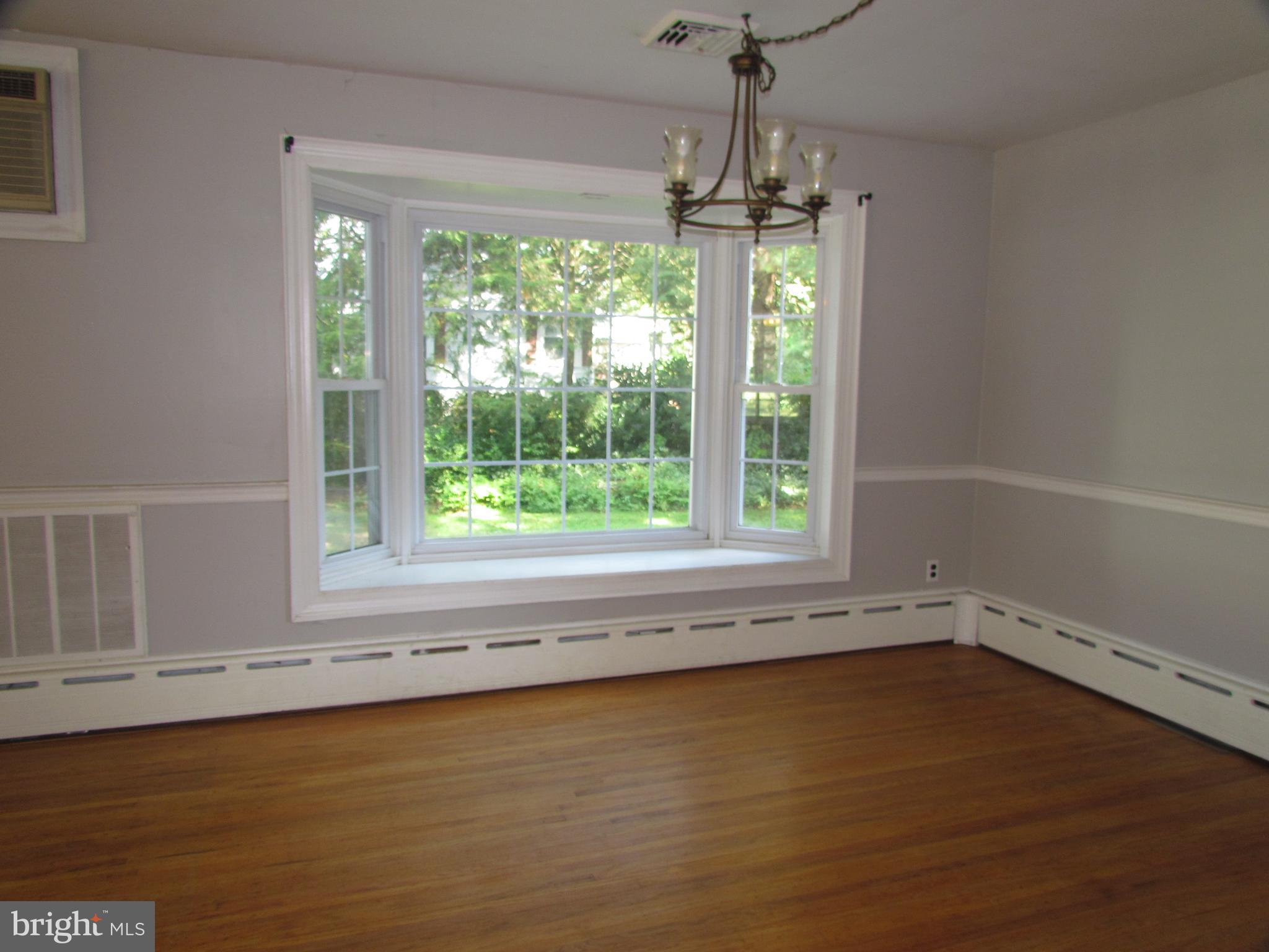 2040 Berkley Road Norristown, PA 19403 - Photo 8 of 26 Gallery Image 8