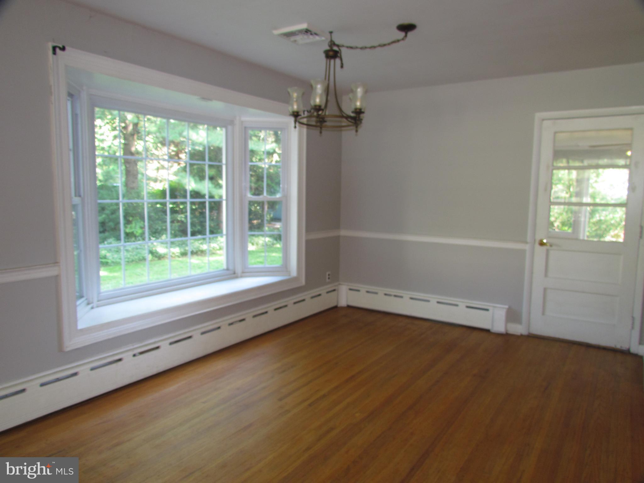2040 Berkley Road Norristown, PA 19403 - Photo 9 of 26 Gallery Image 9