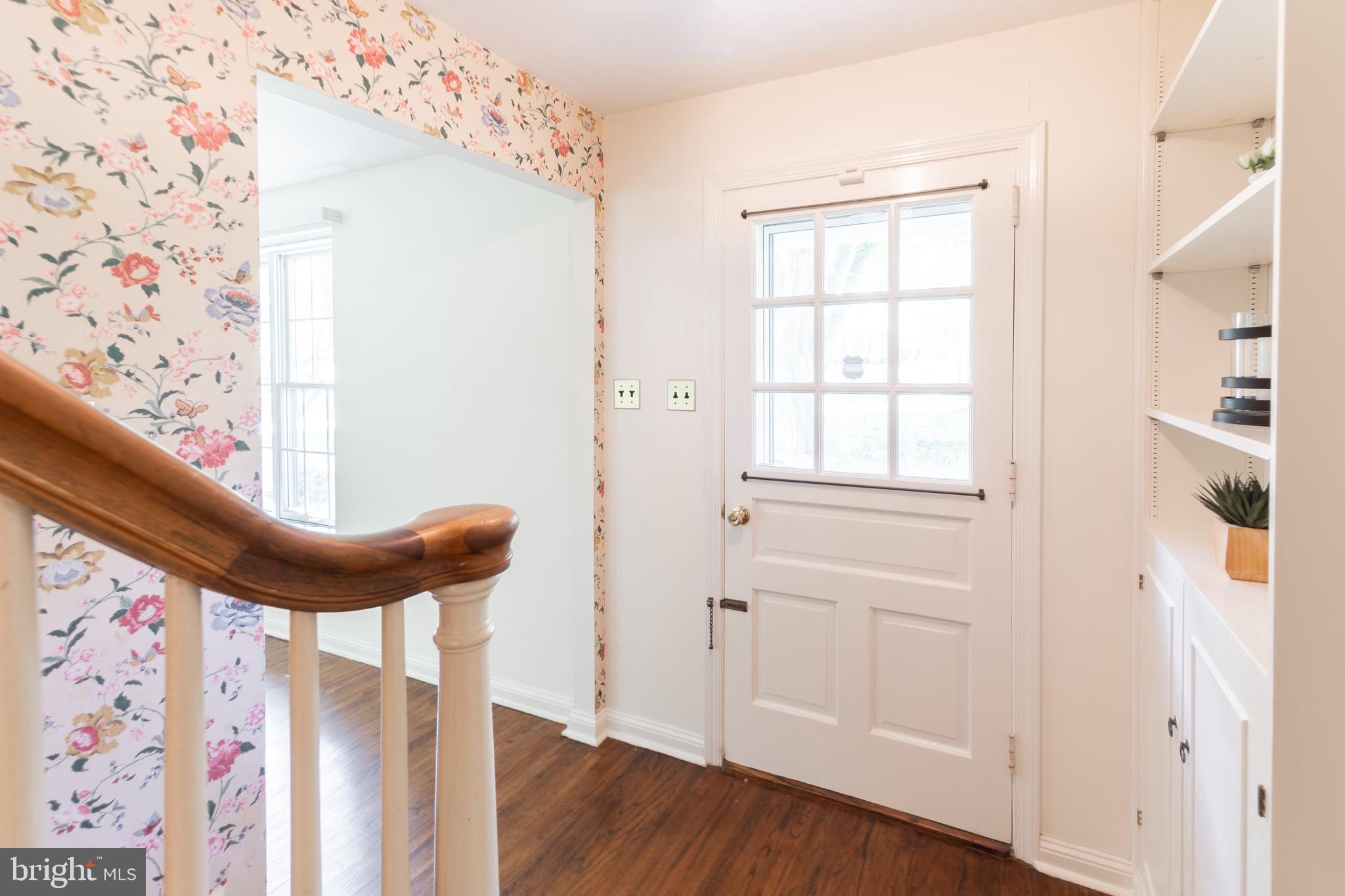 149 Clover Hill Lane Wayne, PA 19087 - Photo 8 of 50 a bathroom with a bathtub and shower