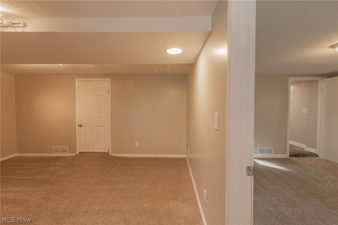 3028 Kendall Road Akron, OH 44321 - Photo 20 of 34