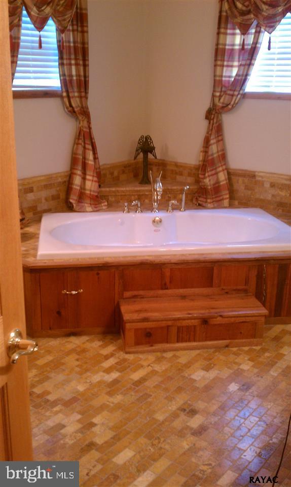 1040 Lisburn Road Wellsville, PA 17365 - Photo 12 of 15 Gallery Image 12