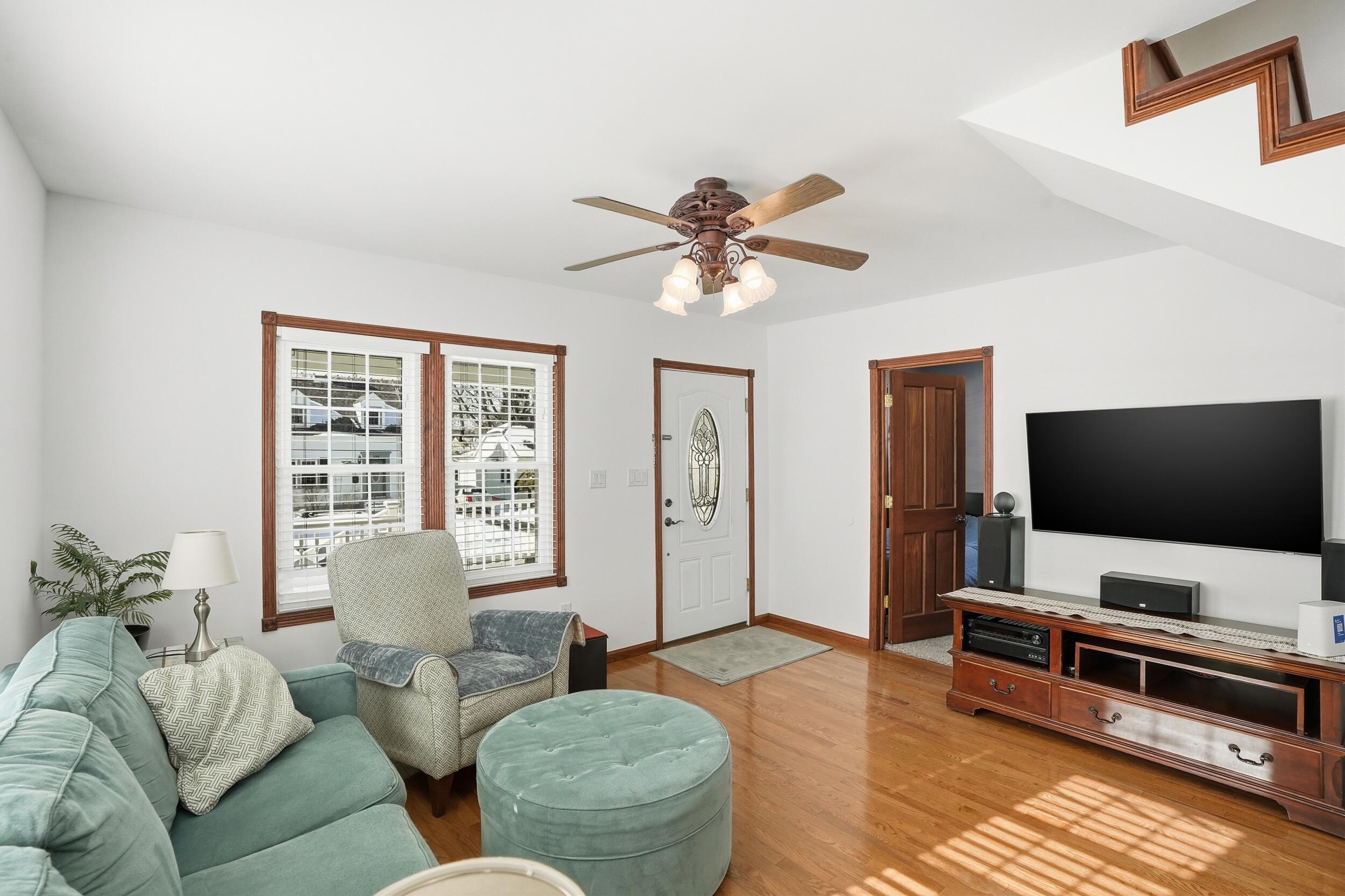 228 Wood Street Crown Point, IN 46307 - Photo 9 of 33 2500x1666