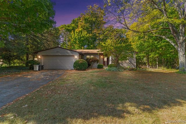 $219,000 | 3241 Woodvalley Drive, Flushing, MI 48433