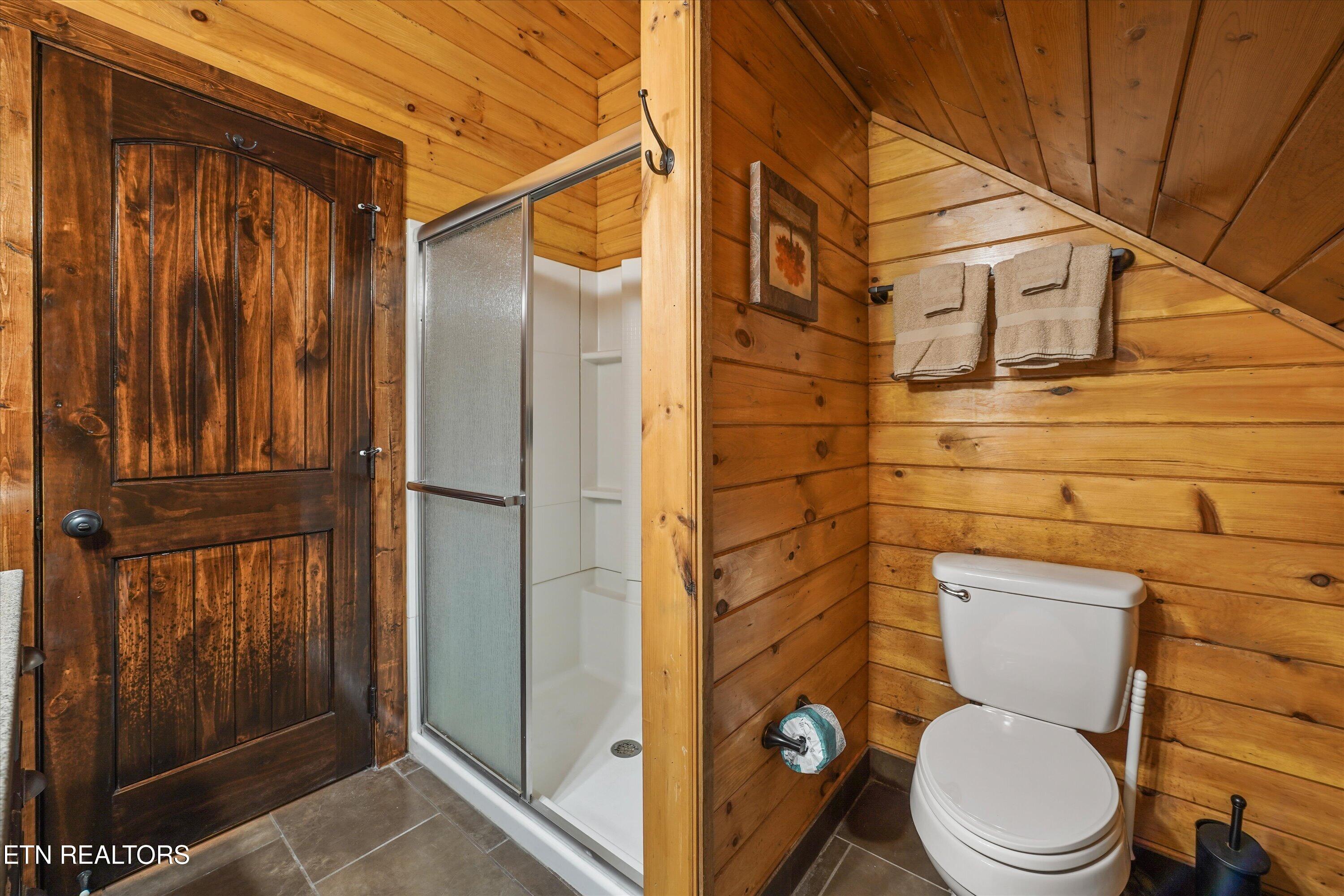 2308 Hidden Mountain Road Sevierville, TN 37876 - Photo 33 of 53 Loft Bathroom 3