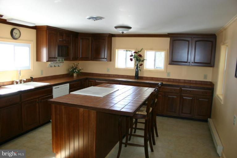 15203 Fairview Road Clear Spring, MD 21722 - Photo 2 of 17 Kitchen
