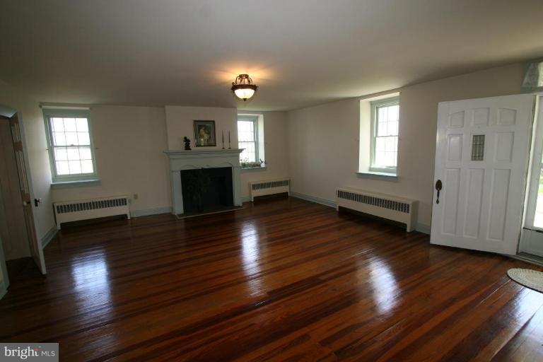 15203 Fairview Road Clear Spring, MD 21722 - Photo 10 of 17 Living Room #2