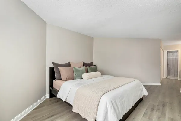 $339,900 | 5320 North Sheridan Road, Unit 403, Chicago, IL 60640