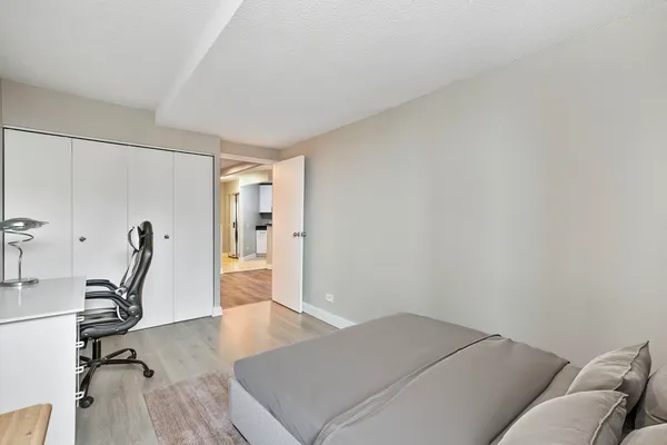 $339,900 | 5320 North Sheridan Road, Unit 403, Chicago, IL 60640