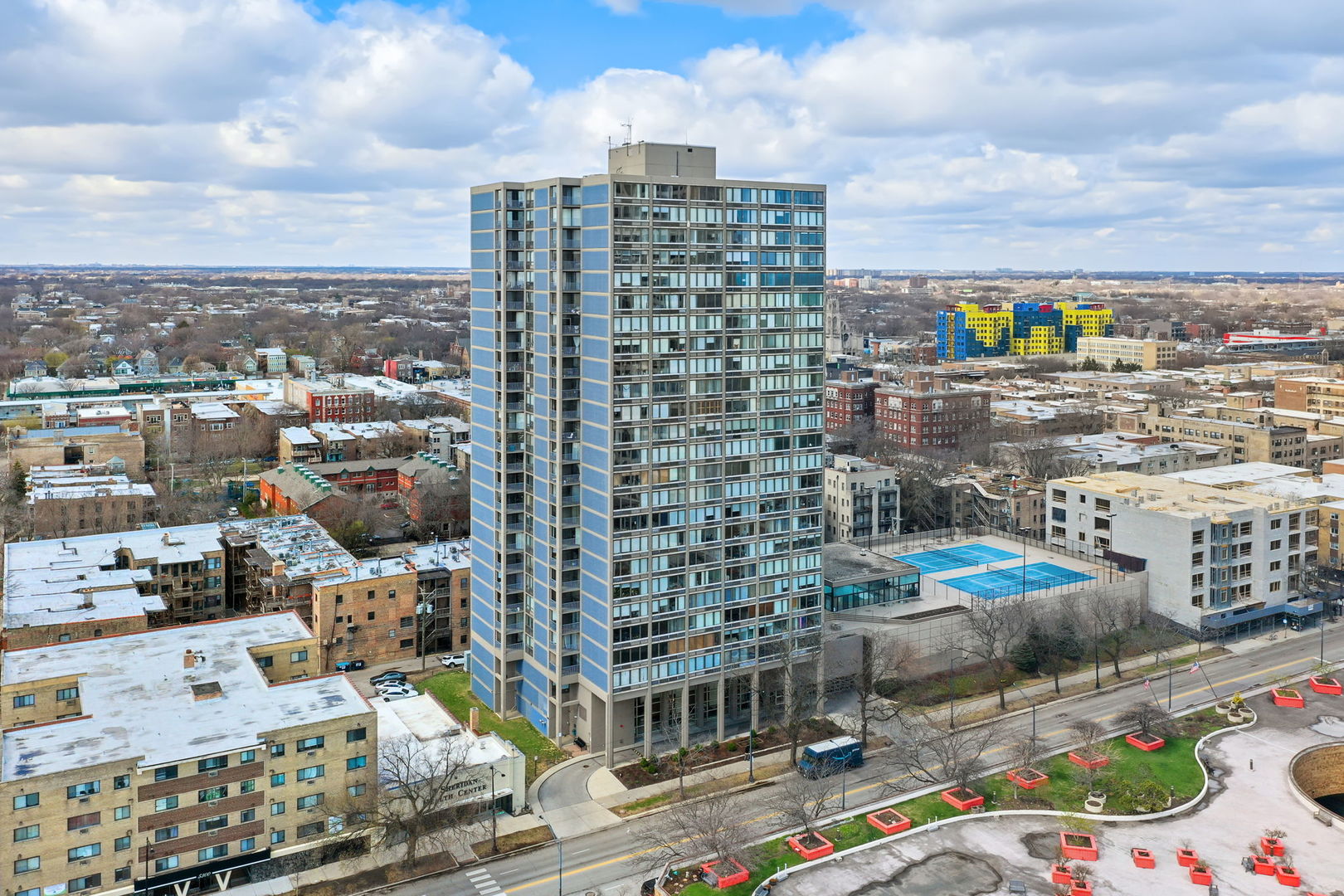 5320 North Sheridan Road, Unit 403 Chicago, IL 60640 - Photo 2 of 36 a picture of city view